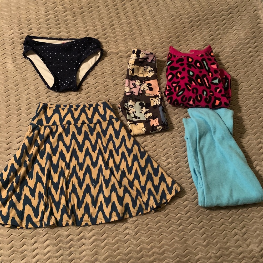 Size 4/5 Lula Roe skirt.